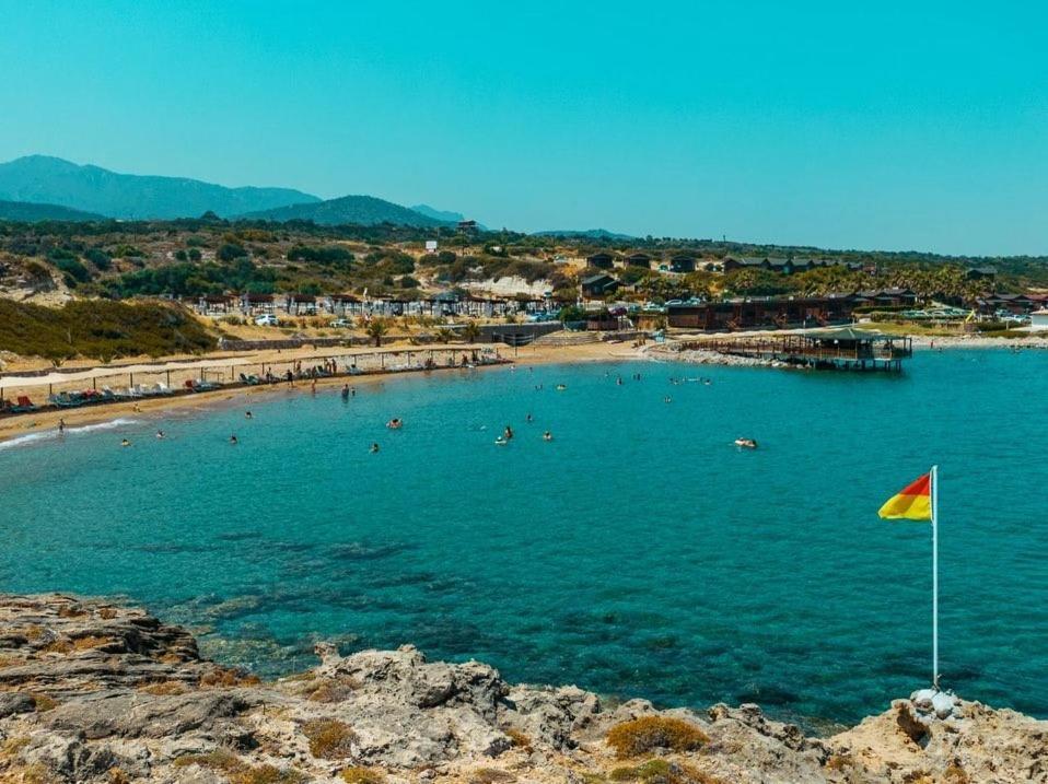 Zambak Holiday Village & Restaurant Superb Seafront Location ! Agios Georgios  Εξωτερικό φωτογραφία