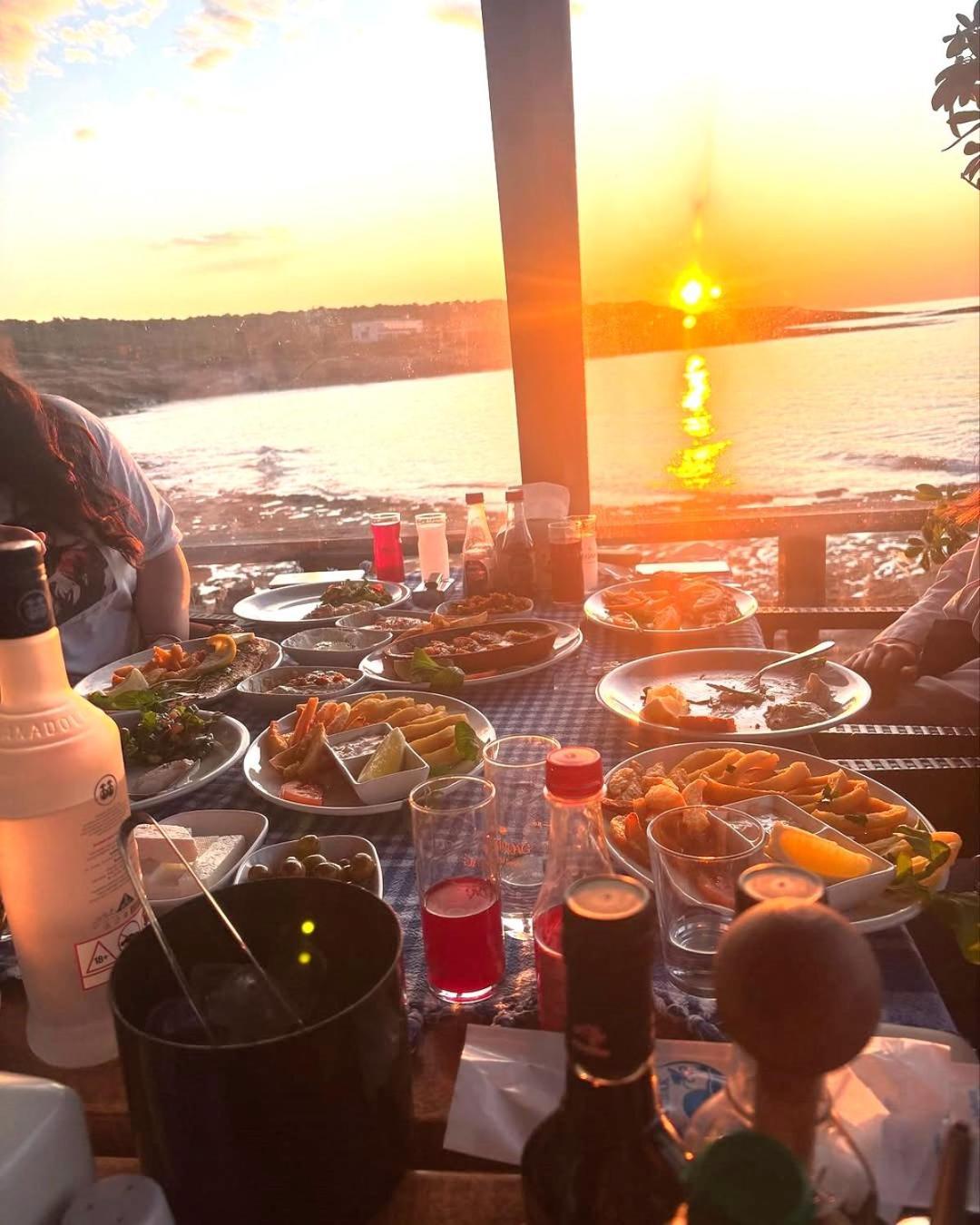 Zambak Holiday Village & Restaurant Superb Seafront Location ! Agios Georgios  Εξωτερικό φωτογραφία