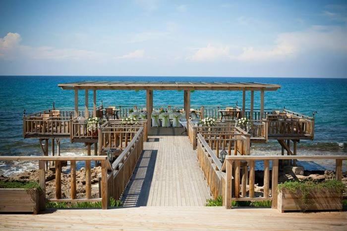 Zambak Holiday Village & Restaurant Superb Seafront Location ! Agios Georgios  Εξωτερικό φωτογραφία